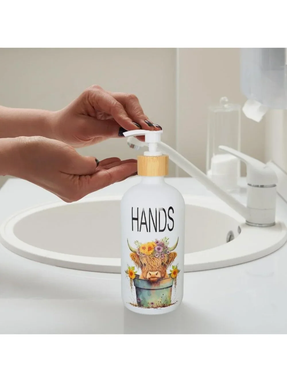Highland Cow Soap Dispenser Set - Floral Glass Pump for Farmhouse Bathroom